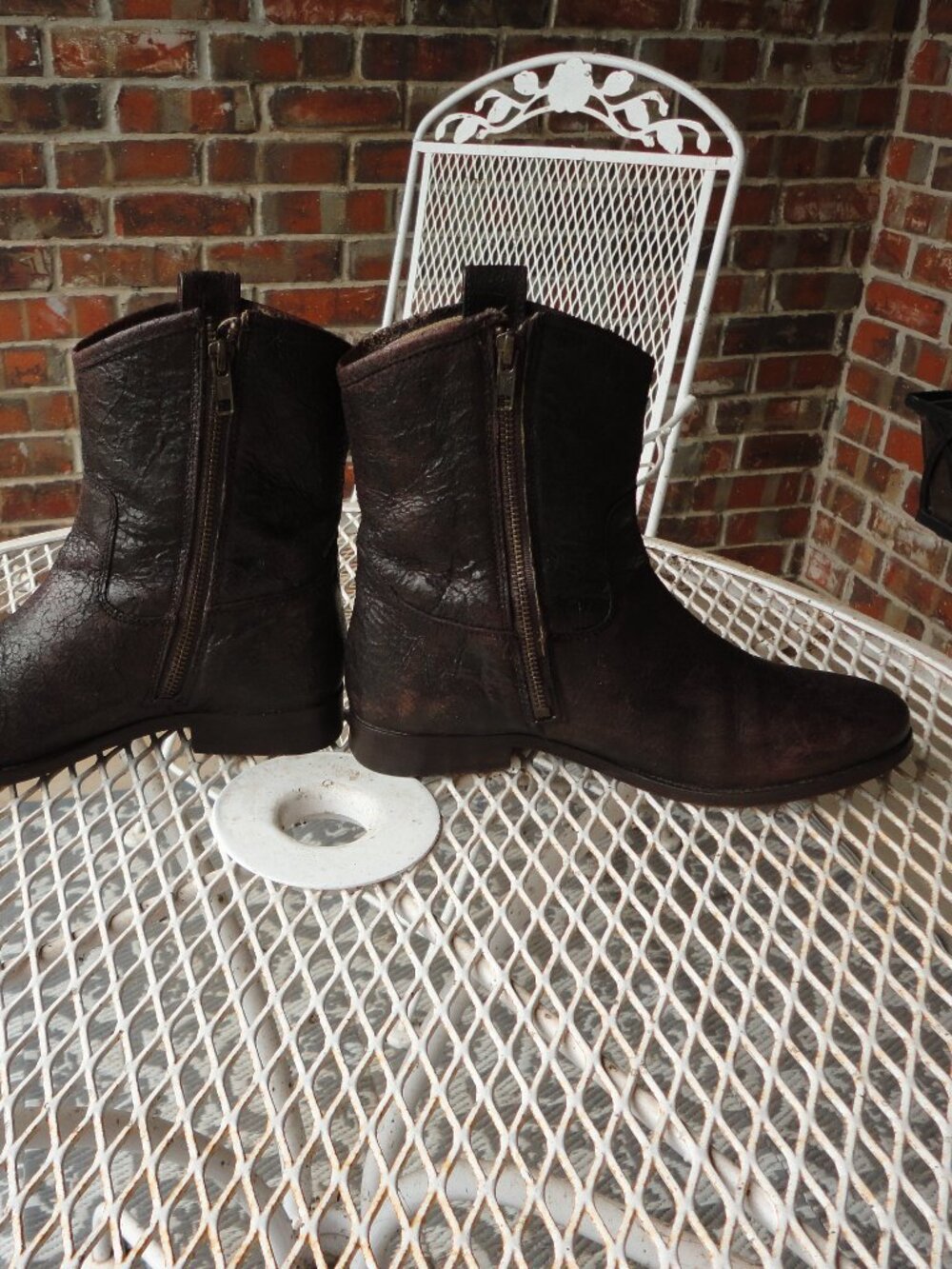 FRYE Brown Leather Distressed Zipper Ankle Boots Size 8B - Picture 3 of 11